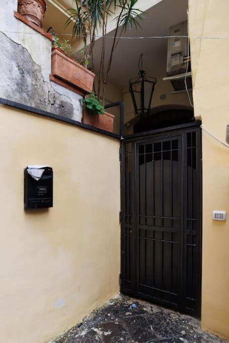 The San Gregorio Armeno Apartment By HouseinNapoli Ngoại thất bức ảnh